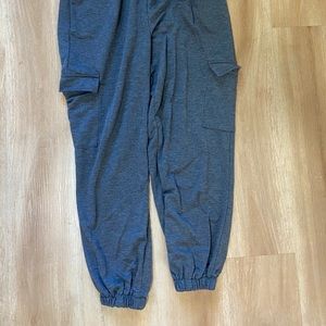 Women’s dark grey sweatpants Large (with pockets)